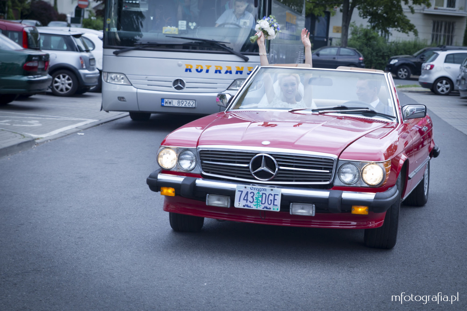 Fotografia Pary Młodej w Mercedesie